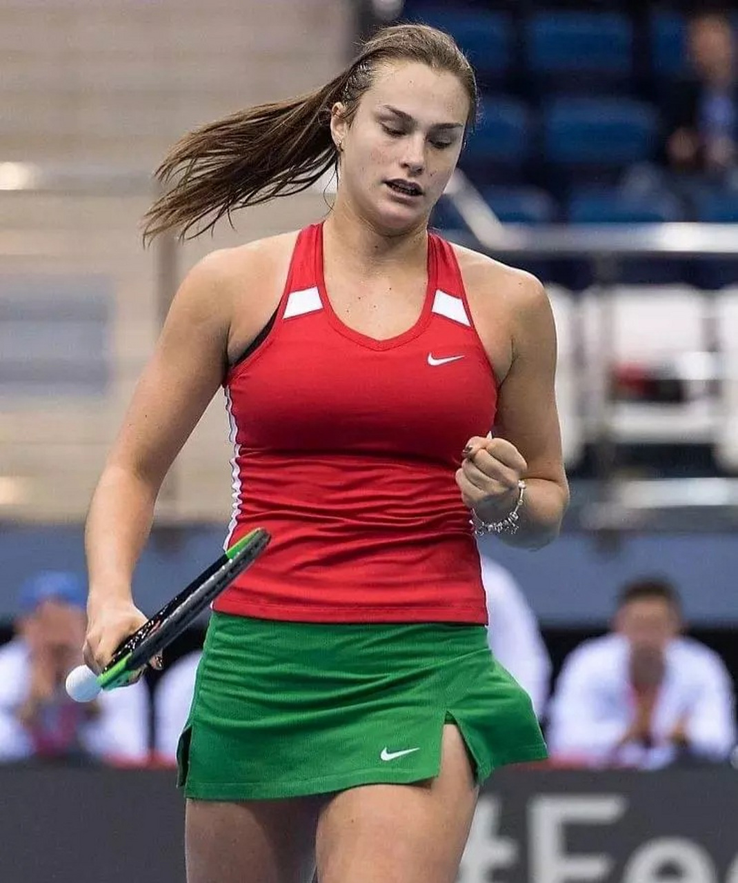 00万英镑 00万英镑